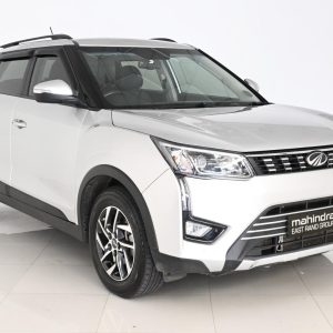 2022 Mahindra XUV300 1.2T W8